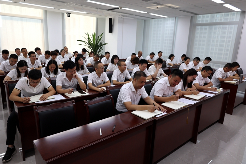 1727659435338332.jpg 黄宾到建投建工组织三个党支部召开党员集中学习暨冲刺一百天工作督办会 (2).JPG