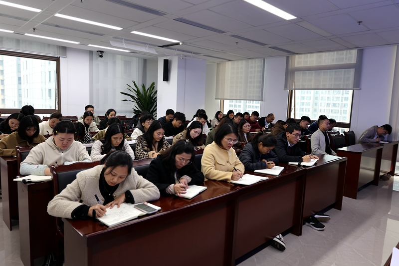 1732583750222910.jpg 建投建工召开紧急会议传达集团“高农”工作暨廉洁谈话会议精神 (2).JPG
